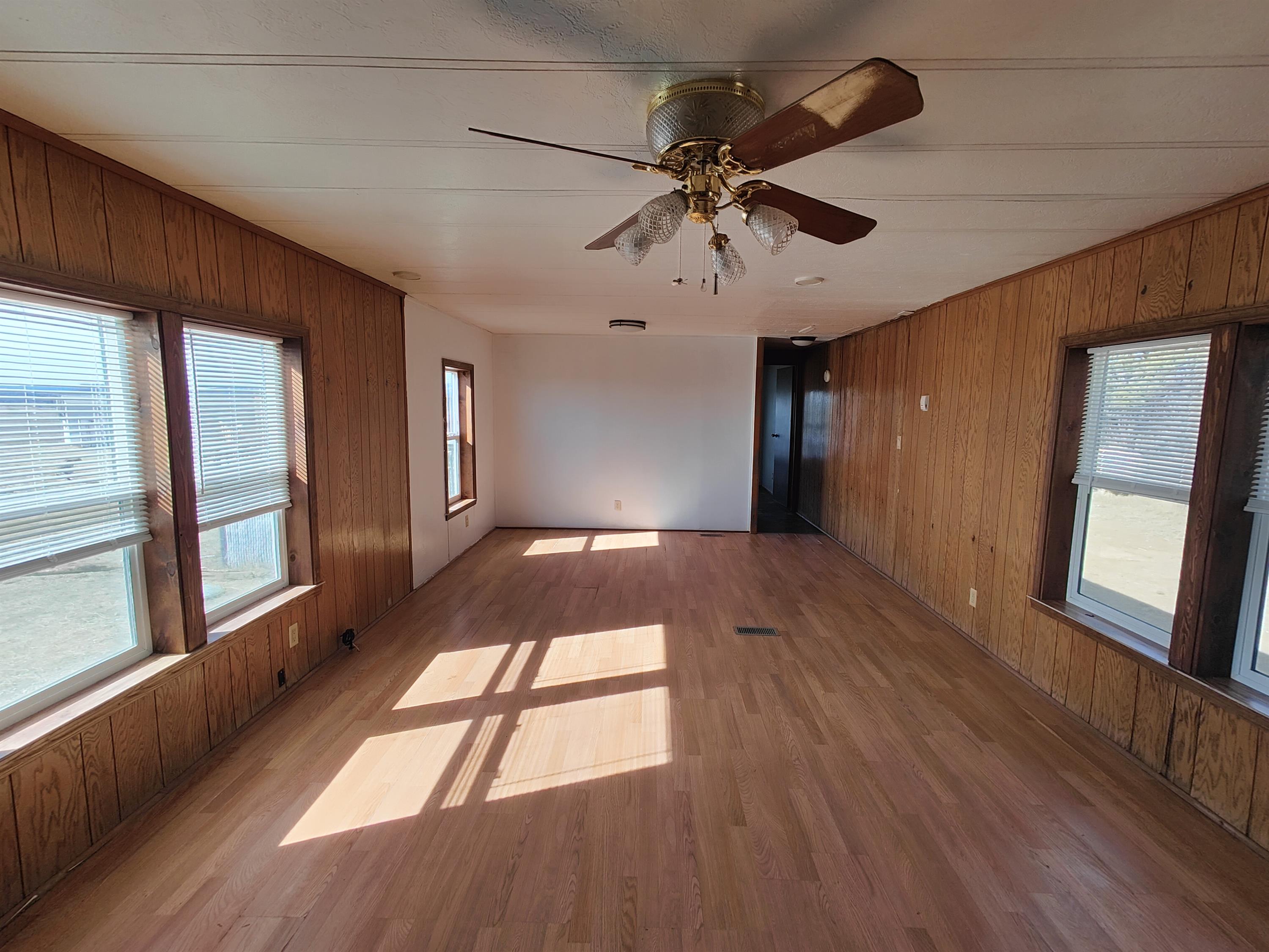 11 Sunspire Road, Trailer